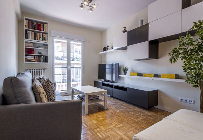 Apartamento en Madrid - Plaza de las Ventas II-Agradable apartamento cercano a la Plaza de Toros de Las Ventas Apartamento en Madrid - Plaza de las Ventas II-Agradable apartamento cercano a la Plaza de Toros de Las Ventas