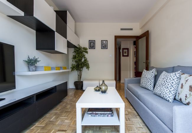 Apartamento en Madrid - Plaza de las Ventas II-Agradable apartamento cercano a la Plaza de Toros de Las Ventas Apartamento en Madrid - Plaza de las Ventas II-Agradable apartamento cercano a la Plaza de Toros de Las Ventas