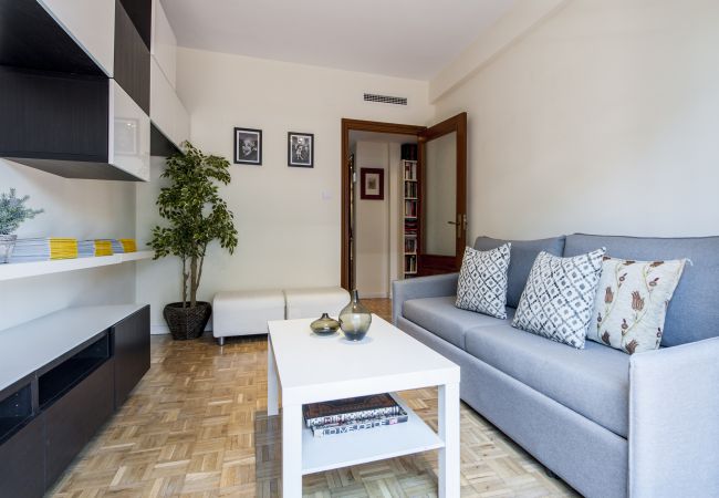 Apartamento en Madrid - Plaza de las Ventas II-Agradable apartamento cercano a la Plaza de Toros de Las Ventas Apartamento en Madrid - Plaza de las Ventas II-Agradable apartamento cercano a la Plaza de Toros de Las Ventas