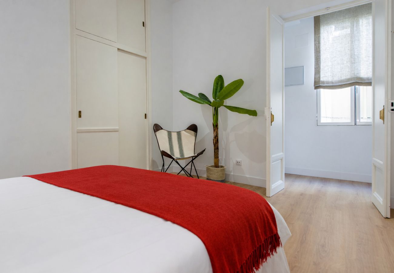 Apartamento en Madrid - Sol VI: Modern Apartment Steps from Puerta del Sol