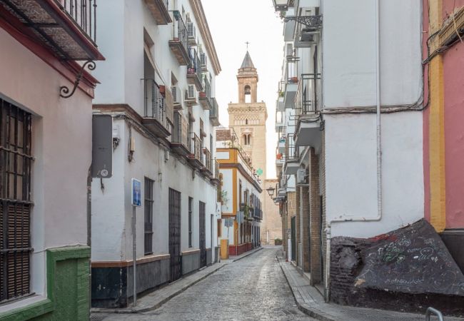 Apartamento en Sevilla - Las Setas: Refugio Urbano con Estilo Apartamento en Sevilla - Las Setas: Refugio Urbano con Estilo