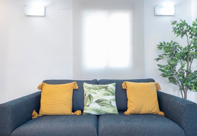 Apartamento en Sevilla - Las Setas: Refugio Urbano con Estilo Apartamento en Sevilla - Las Setas: Refugio Urbano con Estilo