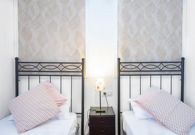Apartamento en Sevilla - Las Setas: Refugio Urbano con Estilo Apartamento en Sevilla - Las Setas: Refugio Urbano con Estilo