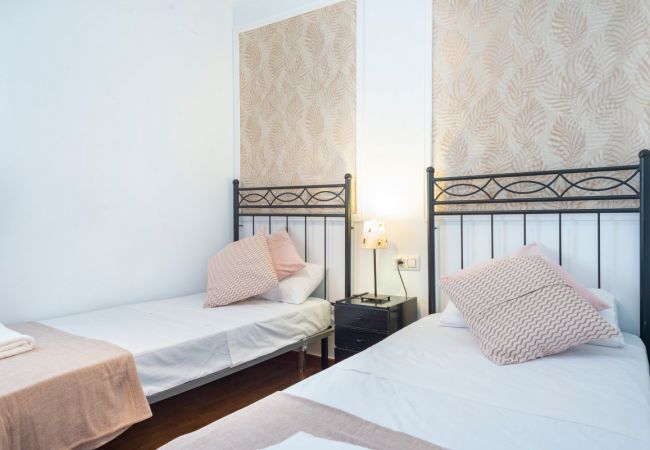 Apartamento en Sevilla - Las Setas: Refugio Urbano con Estilo Apartamento en Sevilla - Las Setas: Refugio Urbano con Estilo