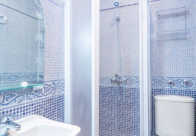Apartamento en Sevilla - Las Setas: Refugio Urbano con Estilo Apartamento en Sevilla - Las Setas: Refugio Urbano con Estilo