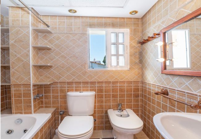 Apartamento en Sevilla - Las Setas: Refugio Urbano con Estilo Apartamento en Sevilla - Las Setas: Refugio Urbano con Estilo