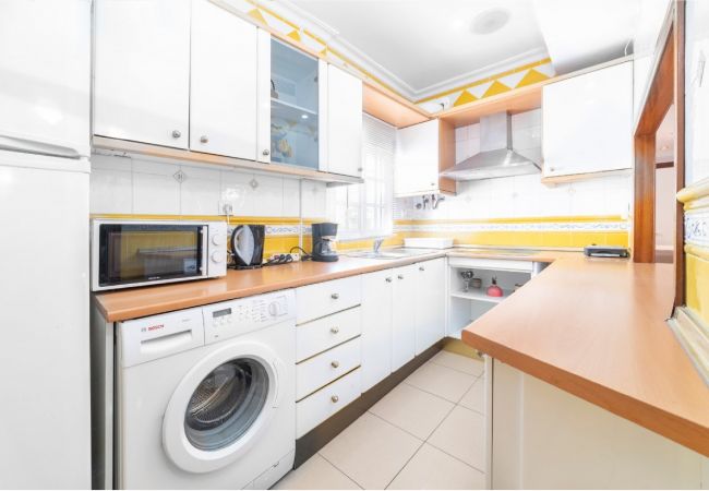 Apartamento en Sevilla - Las Setas: Refugio Urbano con Estilo Apartamento en Sevilla - Las Setas: Refugio Urbano con Estilo