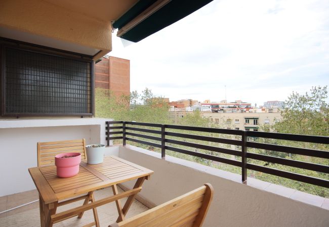 Apartamento en Barcelona - Piso con tres dormitorios en Nou Barris by  Alterhome