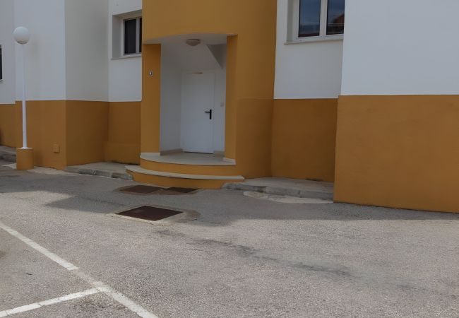 Apartamento en Denia - Dénia: Sol, Piscina y Relax en Familia Apartamento en Denia - Dénia: Sol, Piscina y Relax en Familia