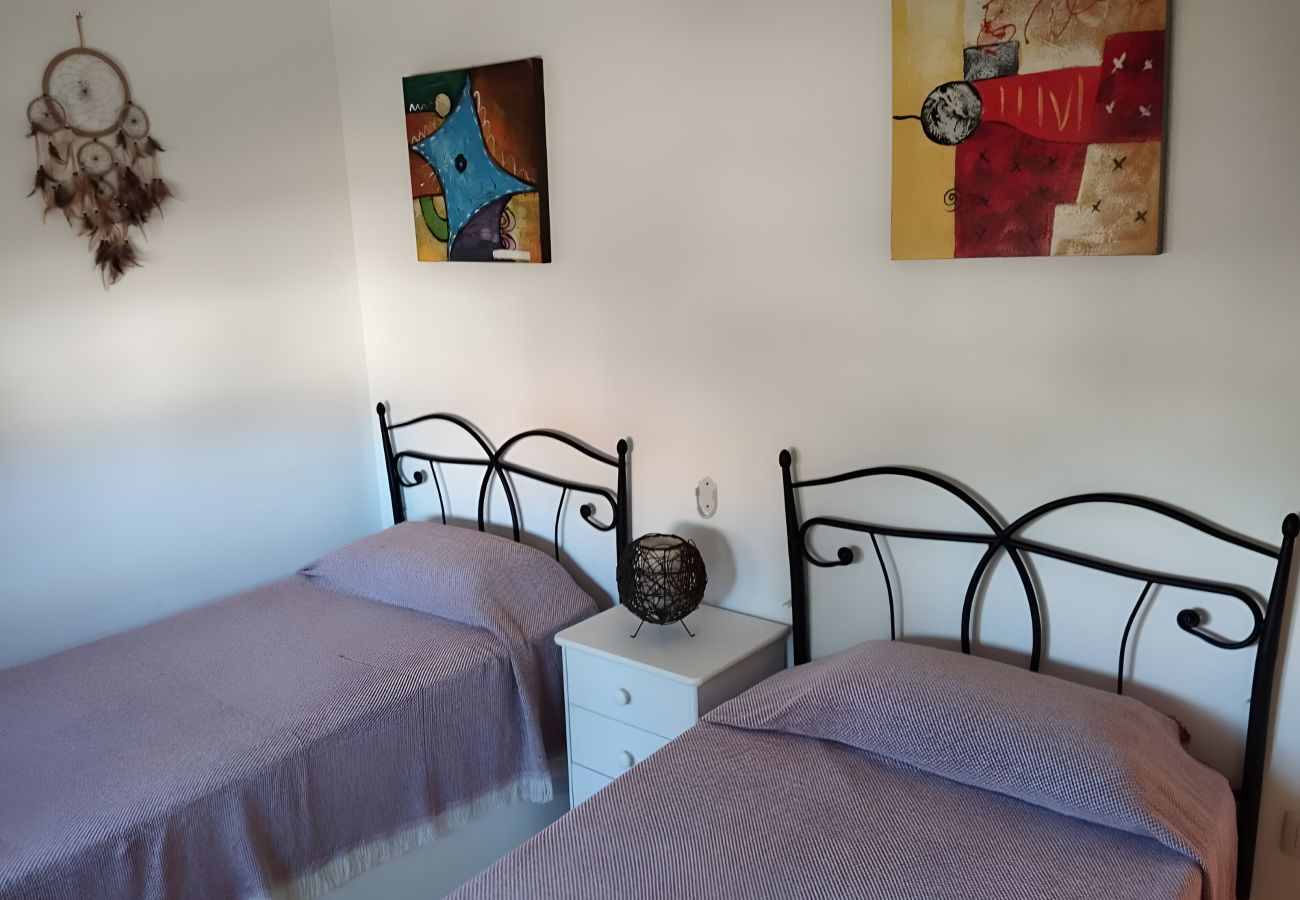 Apartamento en Denia - Apartamento en Dénia con Terraza y Piscina – Ideal para Familias