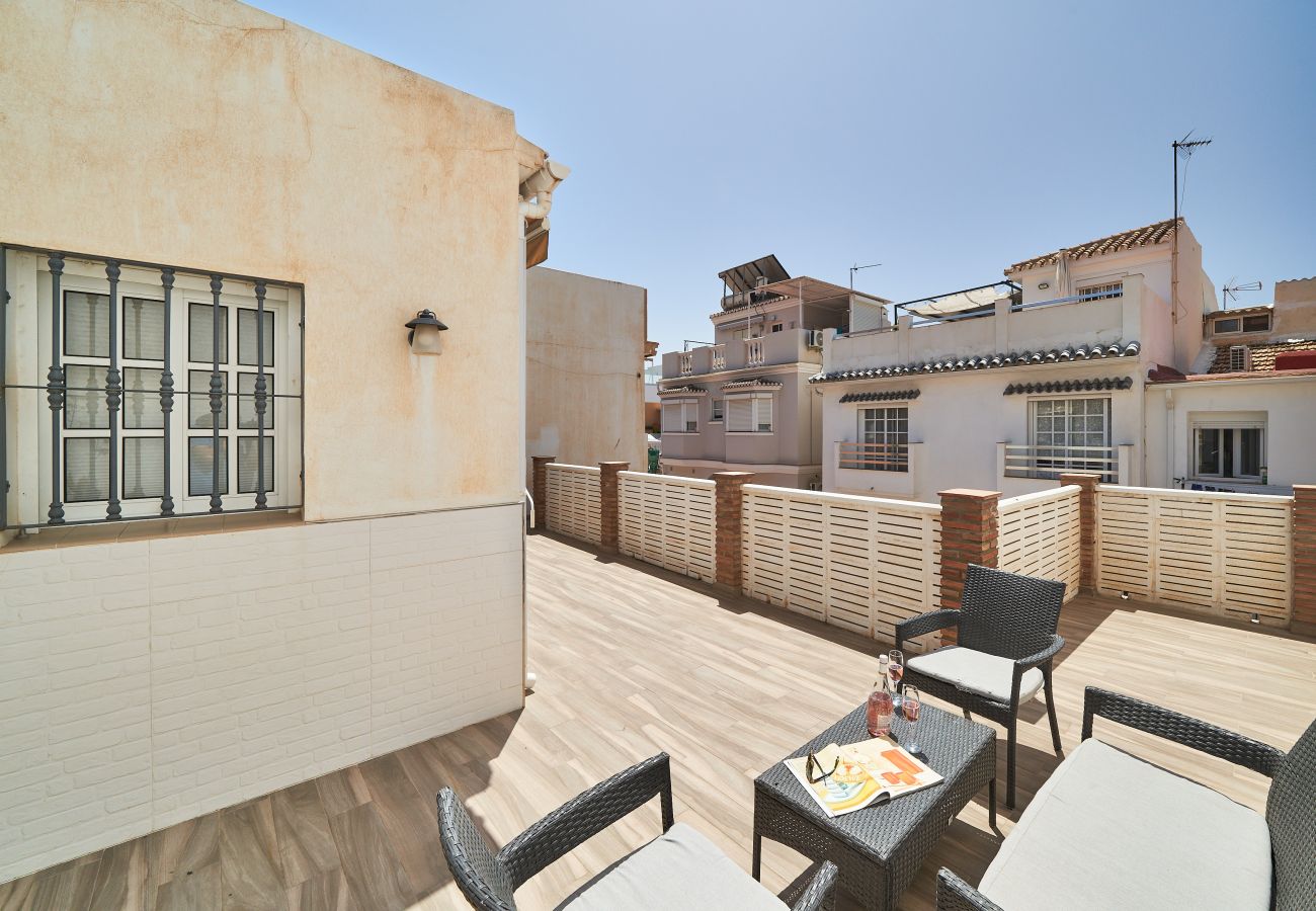 Apartamento en Málaga - Encanto junto al Mar en Málaga | Apto con Wifi