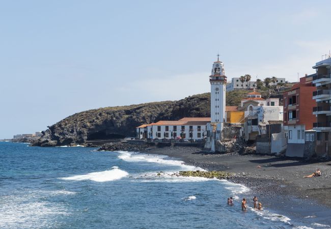 Apartamento en Candelaria - Casa Checha: Encanto y Brisa Marina a un Paso de la Playa Apartamento en Candelaria - Casa Checha: Encanto y Brisa Marina a un Paso de la Playa