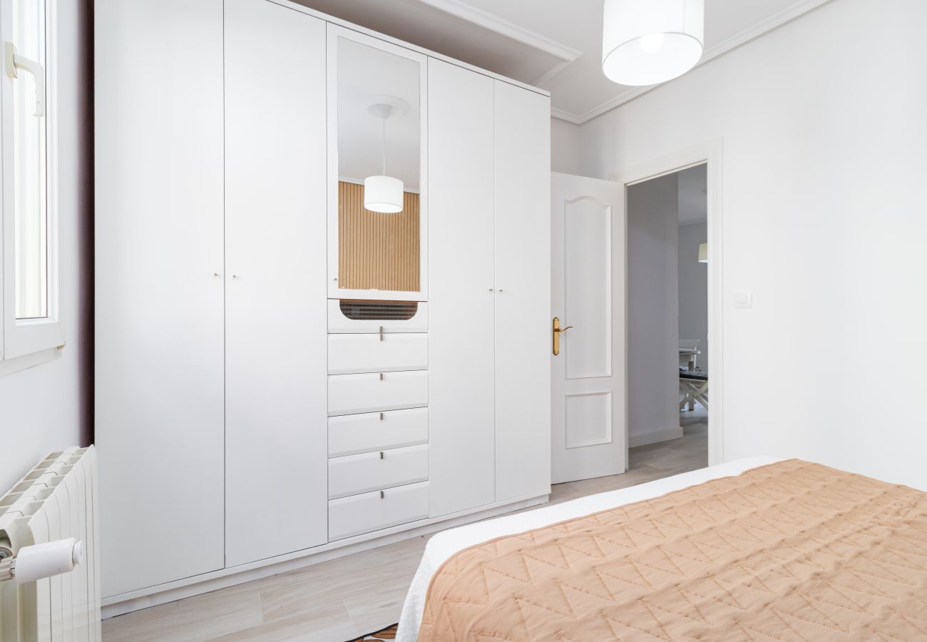 Apartamento en Santander - Apartamento Moderno: ¡Tu Refugio Junto al Mar!
