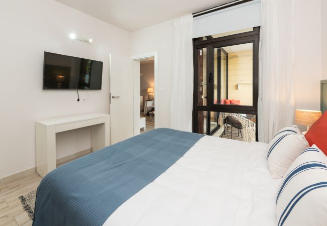 Apartamento en Arona - Costa del Silencio: Terraza privada  y piscina  Apartamento en Arona - Costa del Silencio: Terraza privada  y piscina