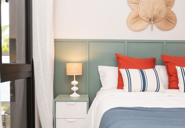 Apartamento en Arona - Costa del Silencio: Terraza privada  y piscina  Apartamento en Arona - Costa del Silencio: Terraza privada  y piscina