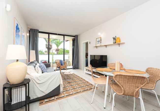 Apartamento en Arona - Costa del Silencio: Terraza privada  y piscina  Apartamento en Arona - Costa del Silencio: Terraza privada  y piscina