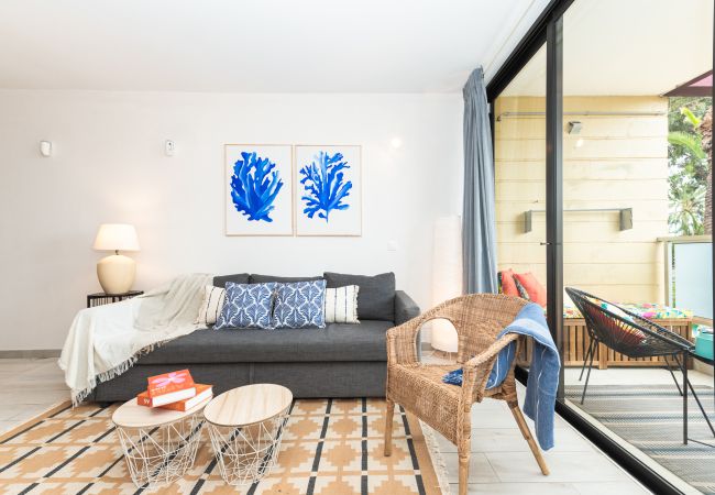 Apartamento en Arona - Costa del Silencio: Terraza privada  y piscina  Apartamento en Arona - Costa del Silencio: Terraza privada  y piscina