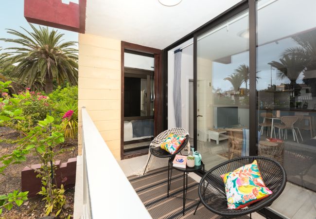 Apartamento en Arona - Costa del Silencio: Terraza privada  y piscina  Apartamento en Arona - Costa del Silencio: Terraza privada  y piscina