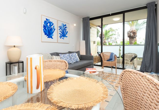 Apartamento en Arona - Costa del Silencio: Terraza privada  y piscina  Apartamento en Arona - Costa del Silencio: Terraza privada  y piscina