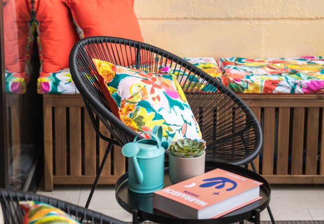 Apartamento en Arona - Costa del Silencio: Terraza privada  y piscina  Apartamento en Arona - Costa del Silencio: Terraza privada  y piscina