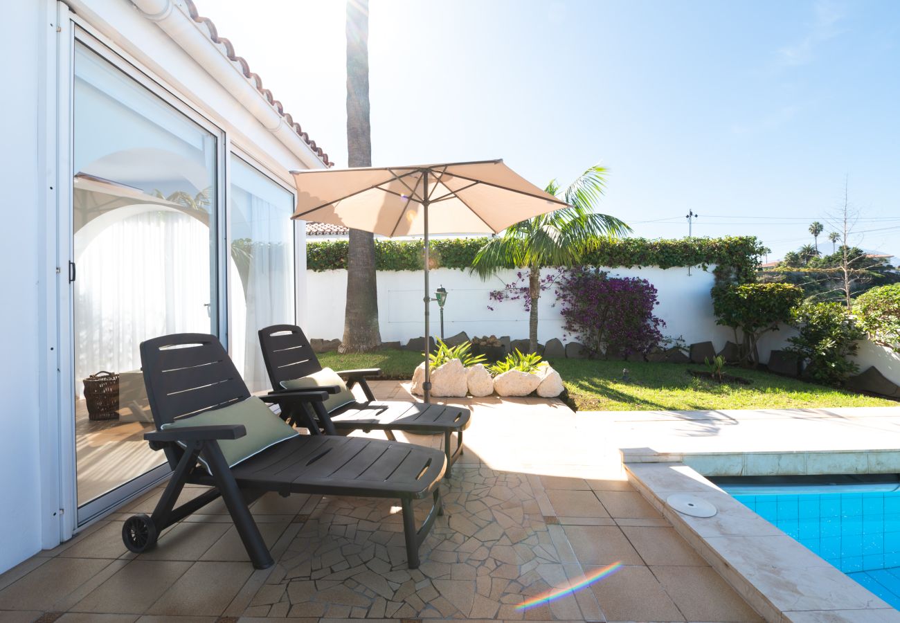 Chalet en El Sauzal - Charming Getaway in El Sauzal: Enjoy Comfort, Nature, and a Private Pool