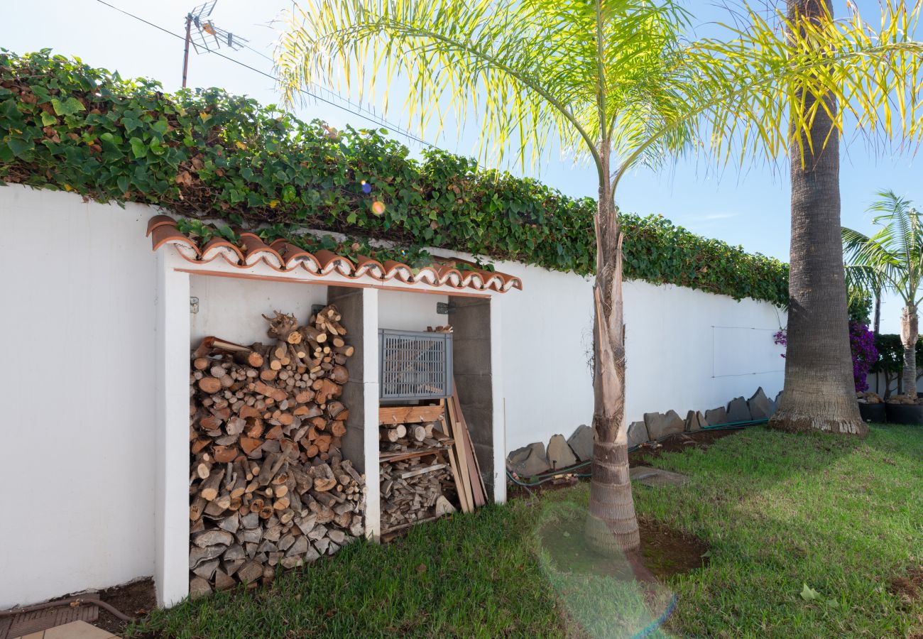 Chalet en El Sauzal - Charming Getaway in El Sauzal: Enjoy Comfort, Nature, and a Private Pool