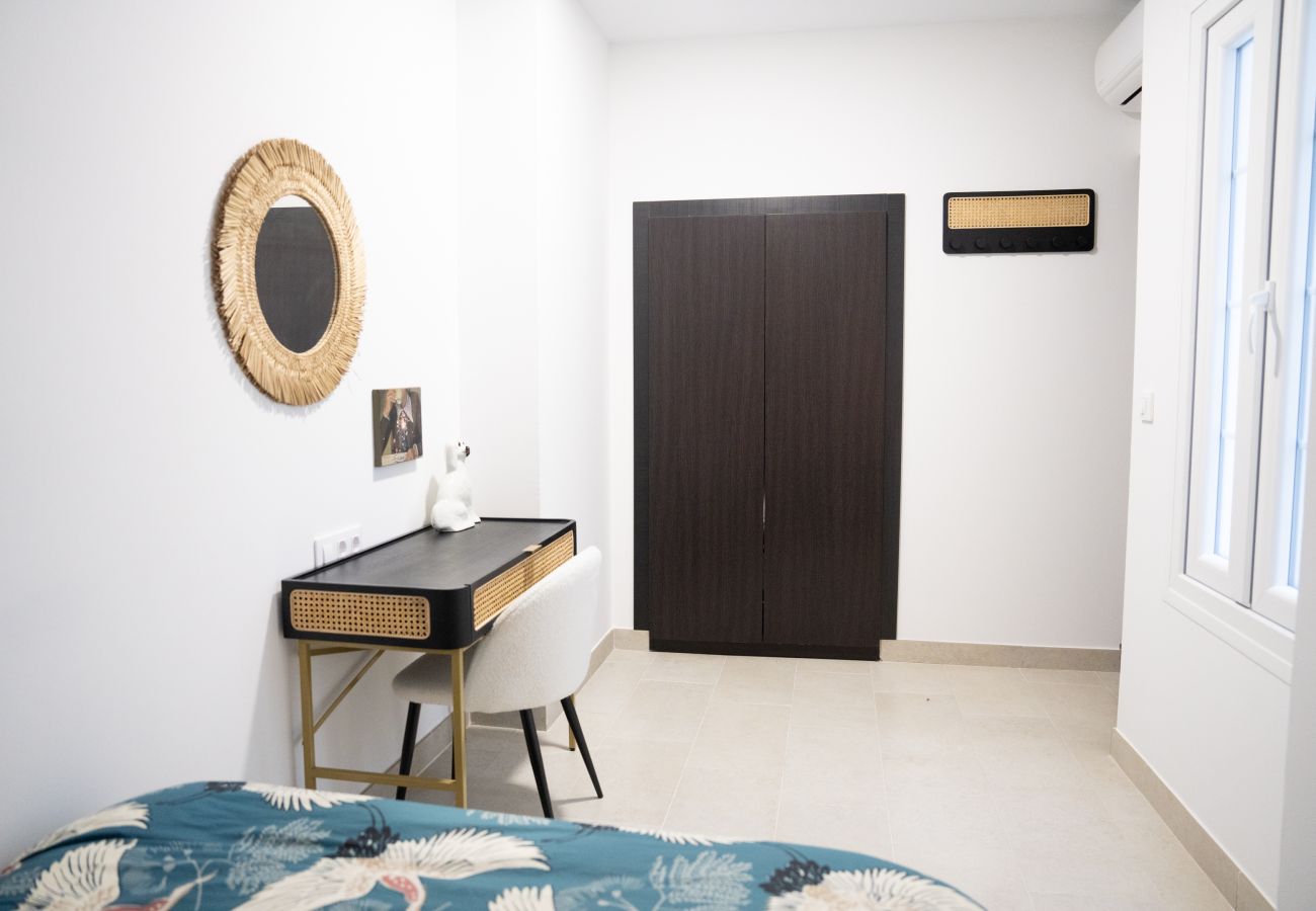 Apartamento en Jerez de la Frontera - Apartamento Familiar en Jerez con Terraza y Cerca de Todo