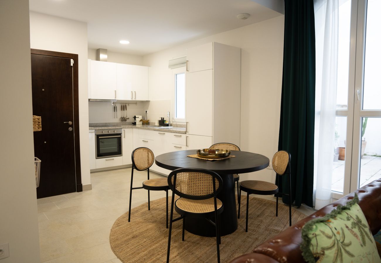 Apartamento en Jerez de la Frontera - Apartamento Familiar en Jerez con Terraza y Cerca de Todo