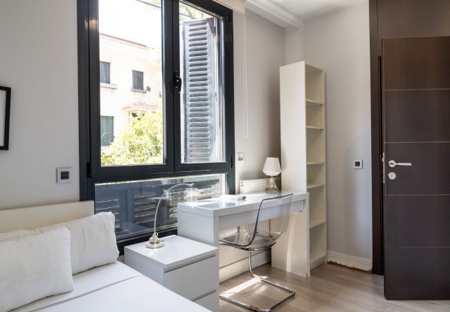 Alquiler por habitaciones en Madrid - Habitación en Madrid - Ideal para viajeros solos  Alquiler por habitaciones en Madrid - Habitación en Madrid - Ideal para viajeros solos