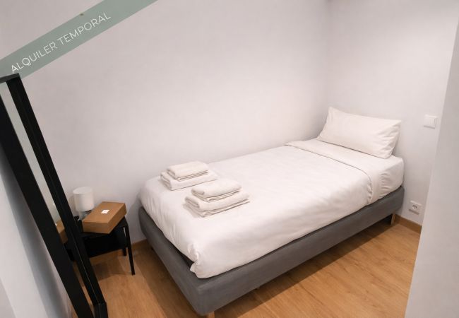 Alquiler por habitaciones en Madrid - Increible Habitación en Chamartín