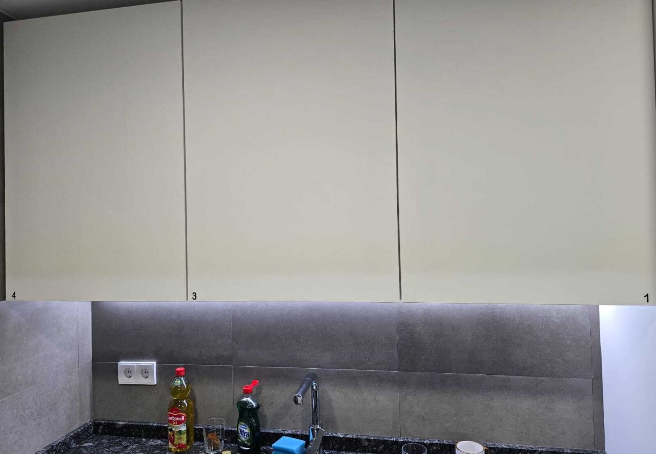 Alquiler por habitaciones en Madrid - Chamartín Smart Stay | Habitación Doble con Gran Conectividad