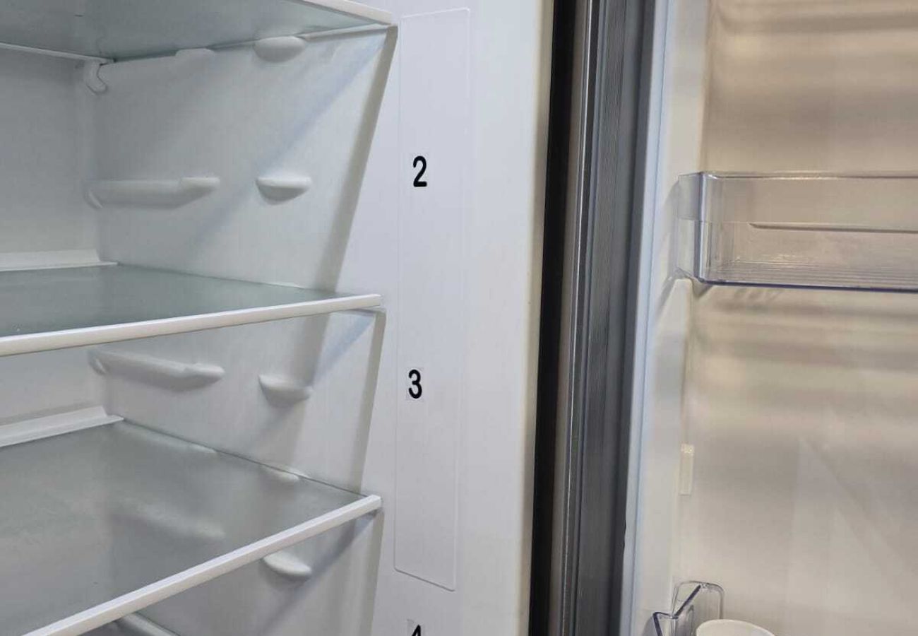 Alquiler por habitaciones en Madrid - Tu Espacio Privado en Chamartín | Confort & Estilo