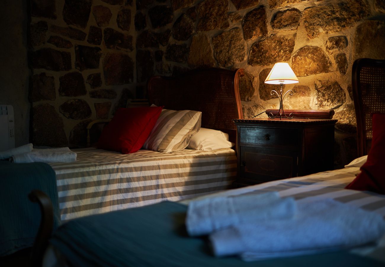 Casa rural en Peñalba - Complejo Fanega · Naturaleza, confort y piscina en Peñalba ✨