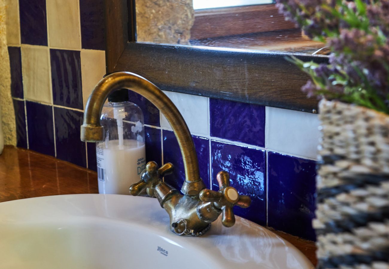 Casa rural en Peñalba - Complejo Fanega · Naturaleza, confort y piscina en Peñalba ✨