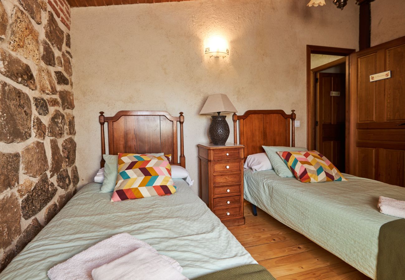 Casa rural en Peñalba - Complejo Fanega · Naturaleza, confort y piscina en Peñalba ✨