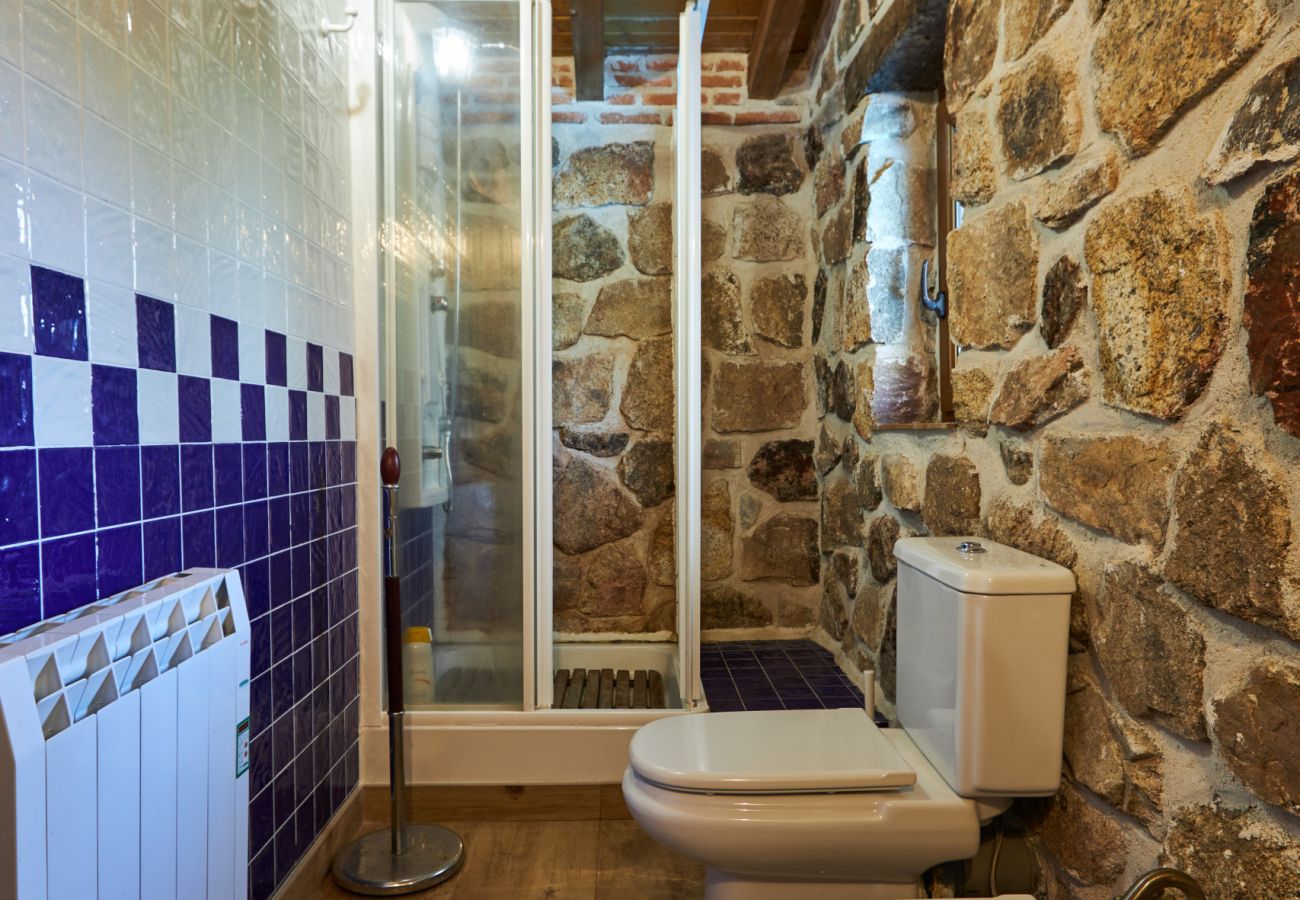 Casa rural en Peñalba - Complejo Fanega · Naturaleza, confort y piscina en Peñalba ✨