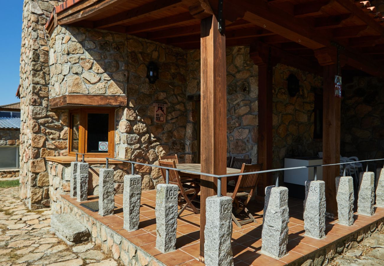 Casa rural en Peñalba - Complejo Fanega · Naturaleza, confort y piscina en Peñalba ✨