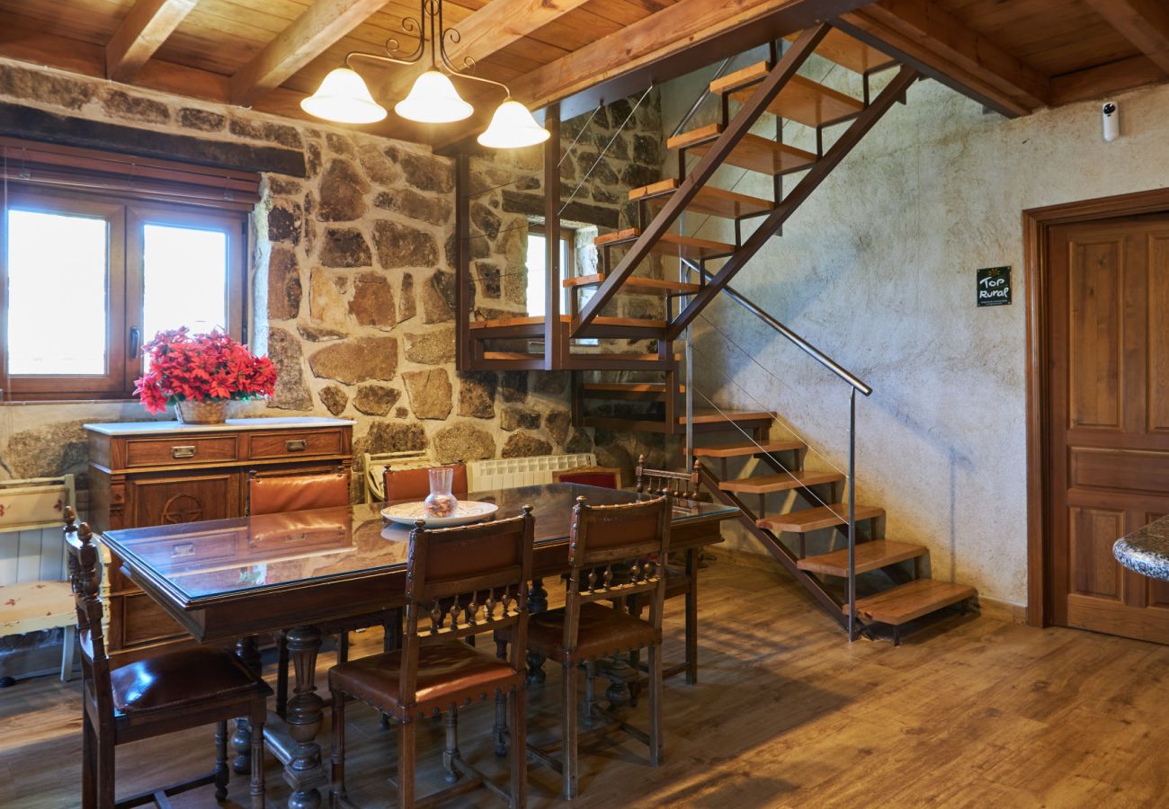 Casa rural en Peñalba - Complejo Fanega · Naturaleza, confort y piscina en Peñalba ✨