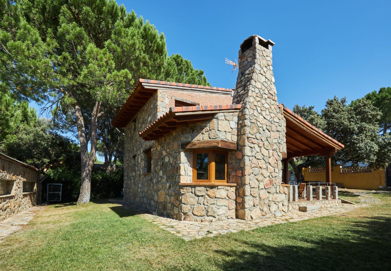 Casa rural en Peñalba - Complejo Fanega · Naturaleza, confort y piscina en Peñalba ✨
