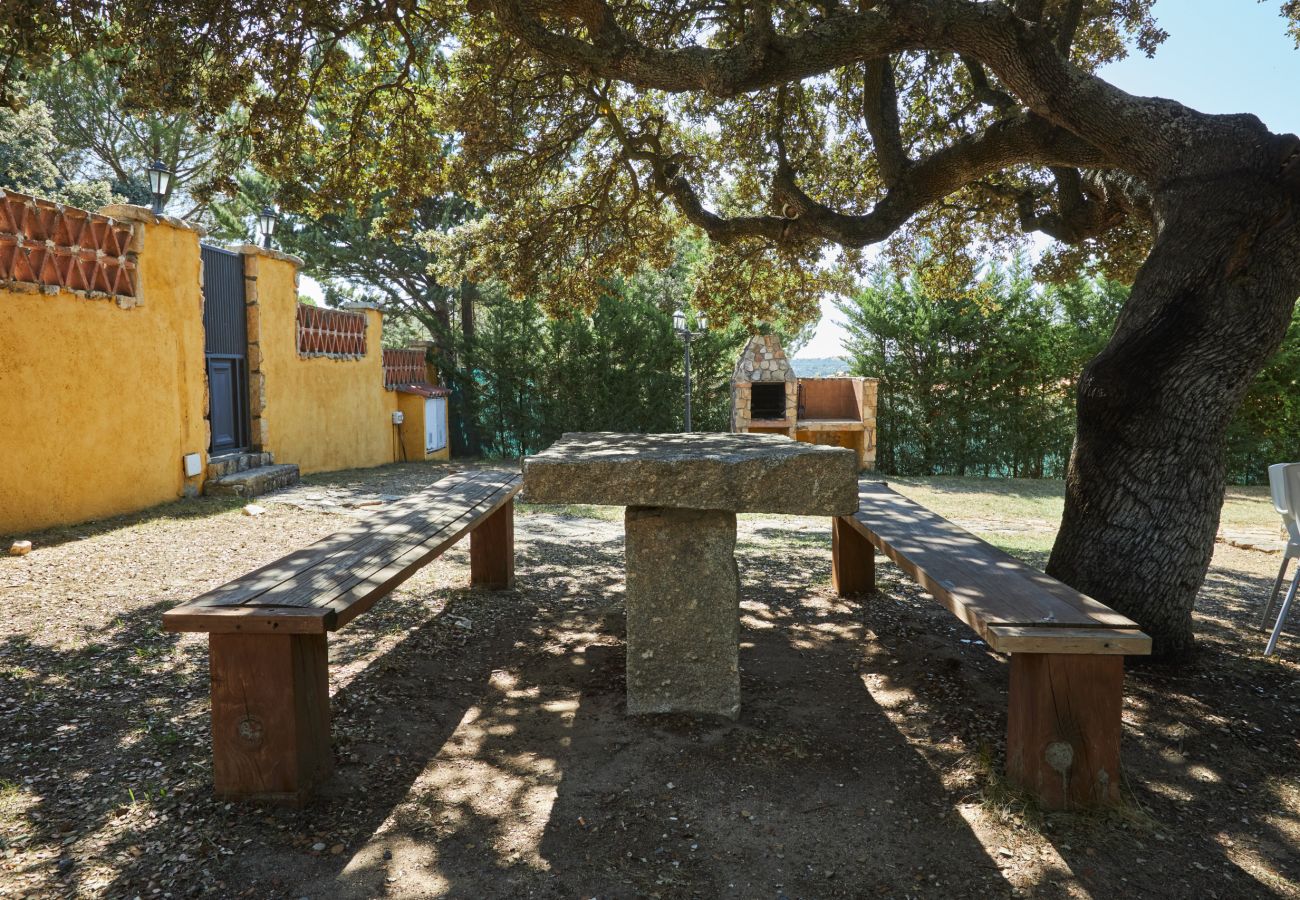 Casa rural en Peñalba - Complejo Fanega · Naturaleza, confort y piscina en Peñalba ✨