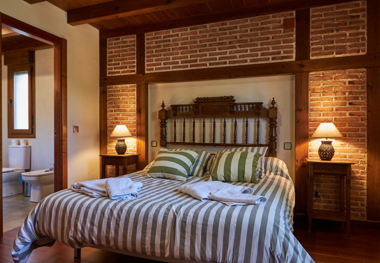 Casa rural en Peñalba - Complejo Fanega · Naturaleza, confort y piscina en Peñalba ✨