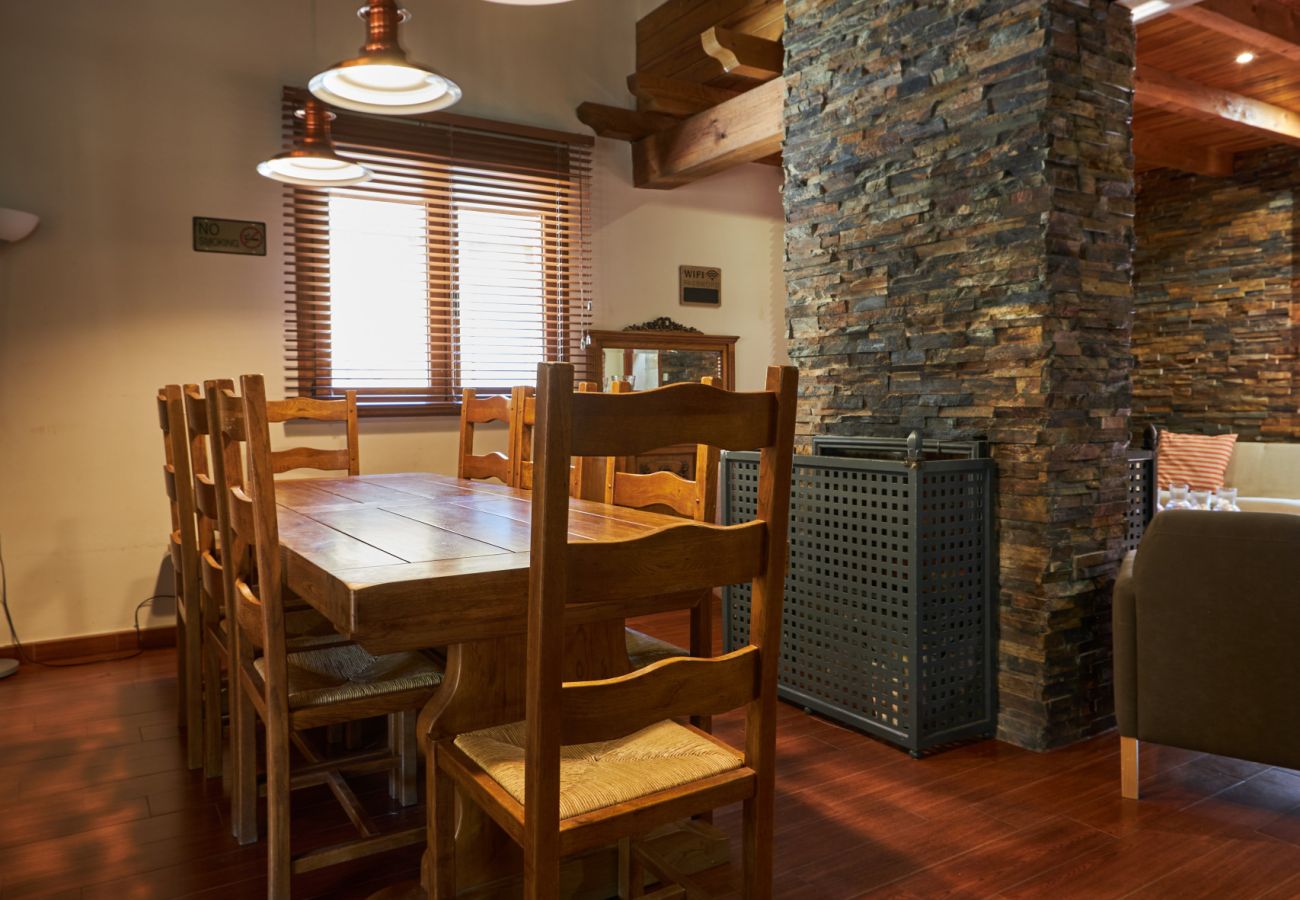 Casa rural en Peñalba - Complejo Fanega · Naturaleza, confort y piscina en Peñalba ✨