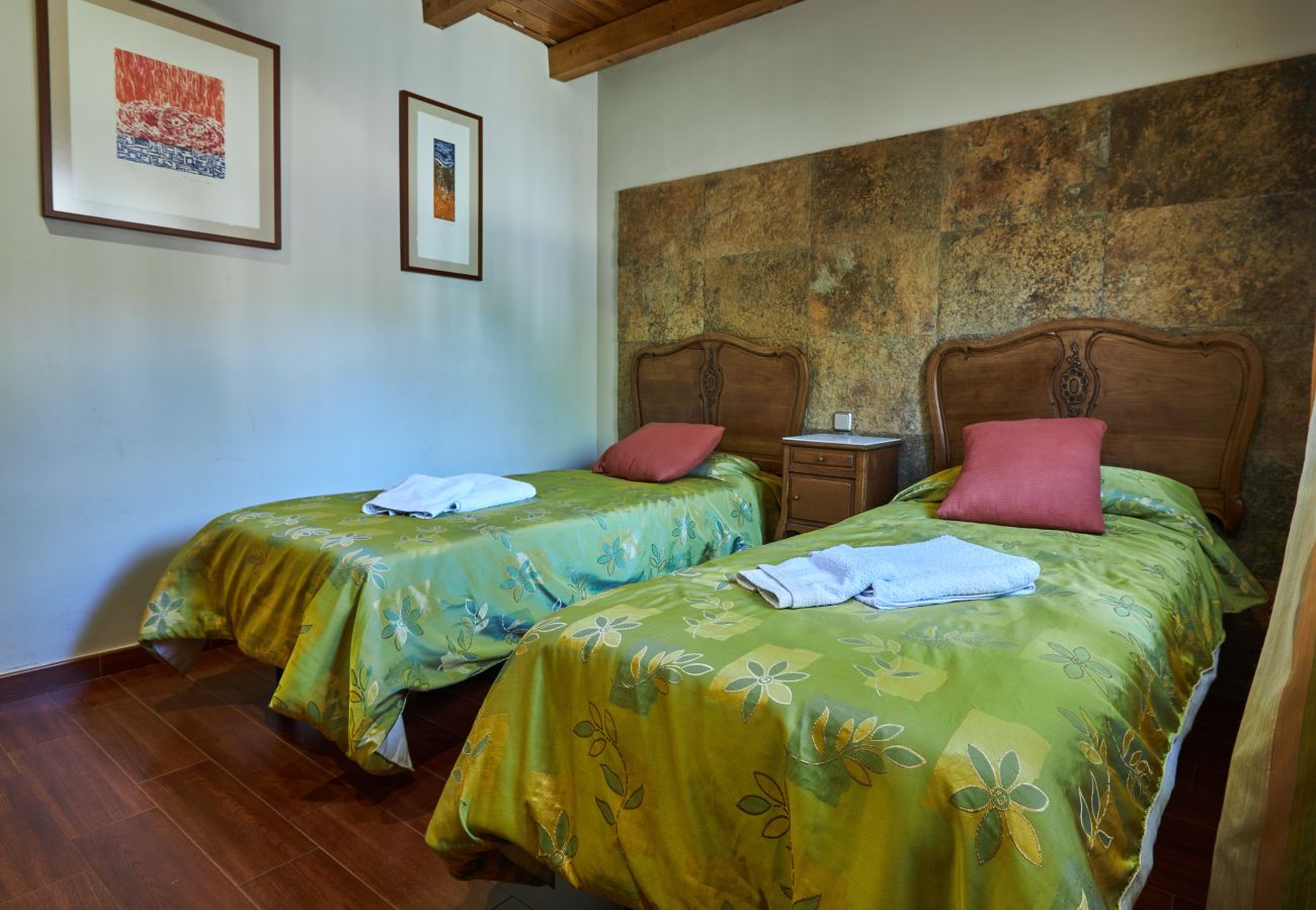 Casa rural en Peñalba - Complejo Fanega · Naturaleza, confort y piscina en Peñalba ✨