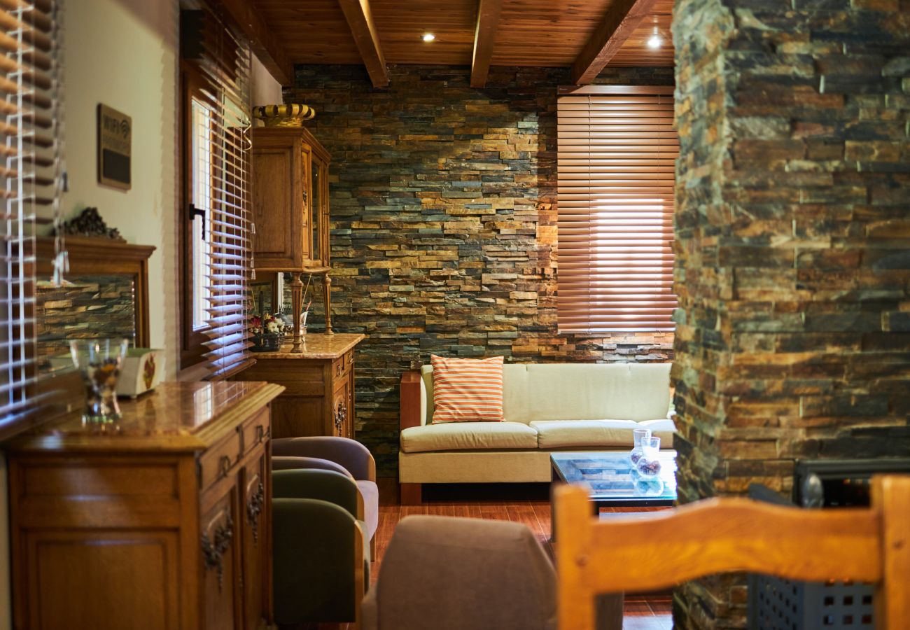 Casa rural en Peñalba - Complejo Fanega · Naturaleza, confort y piscina en Peñalba ✨