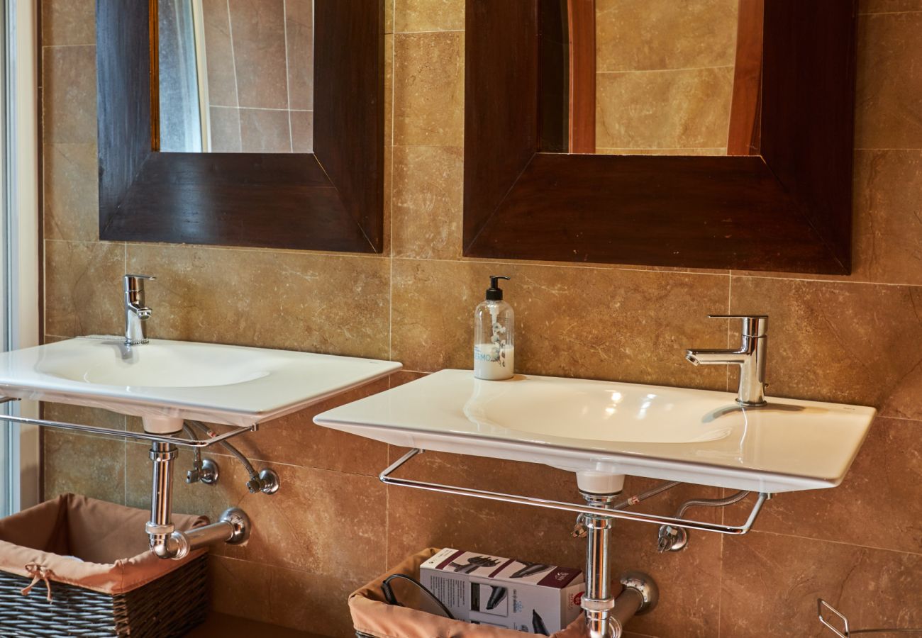 Casa rural en Peñalba - Complejo Fanega · Naturaleza, confort y piscina en Peñalba ✨