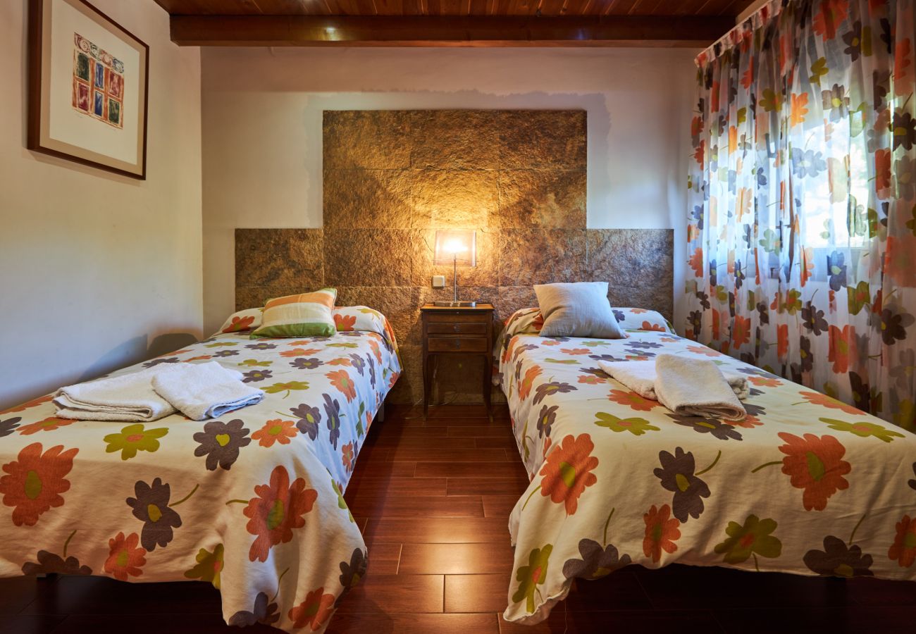 Casa rural en Peñalba - Complejo Fanega · Naturaleza, confort y piscina en Peñalba ✨