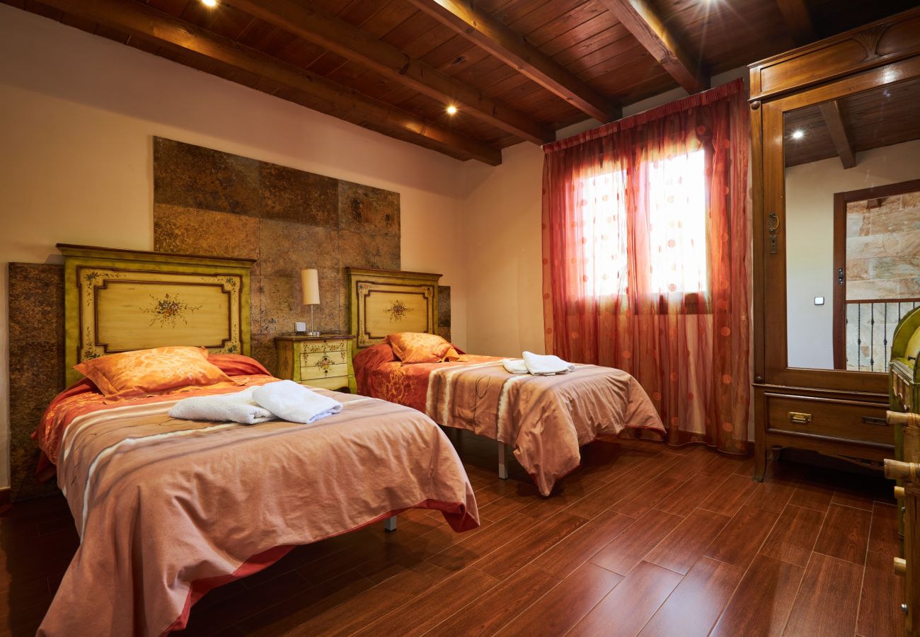 Casa rural en Peñalba - Complejo Fanega · Naturaleza, confort y piscina en Peñalba ✨