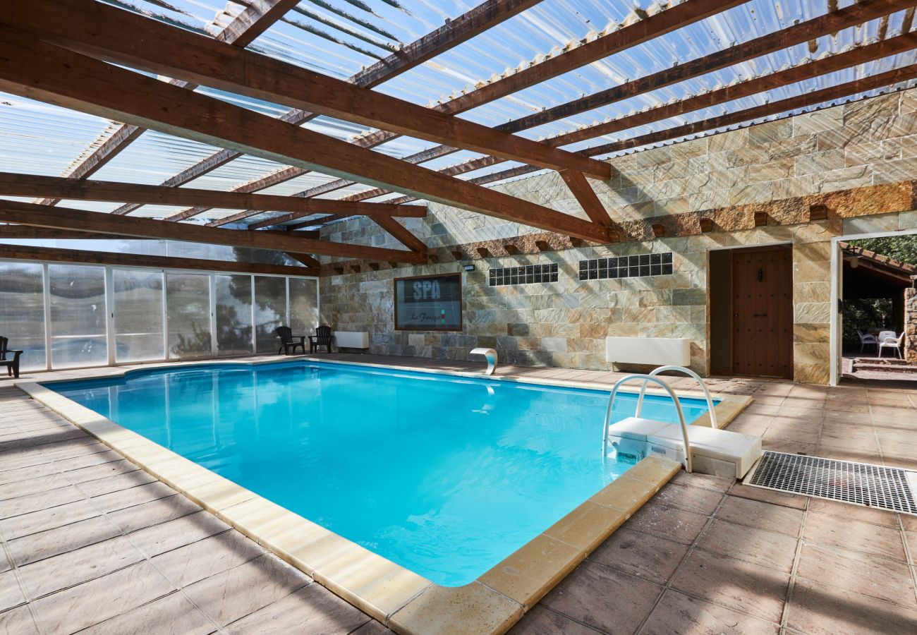 Casa rural en Peñalba - Complejo Fanega · Naturaleza, confort y piscina en Peñalba ✨