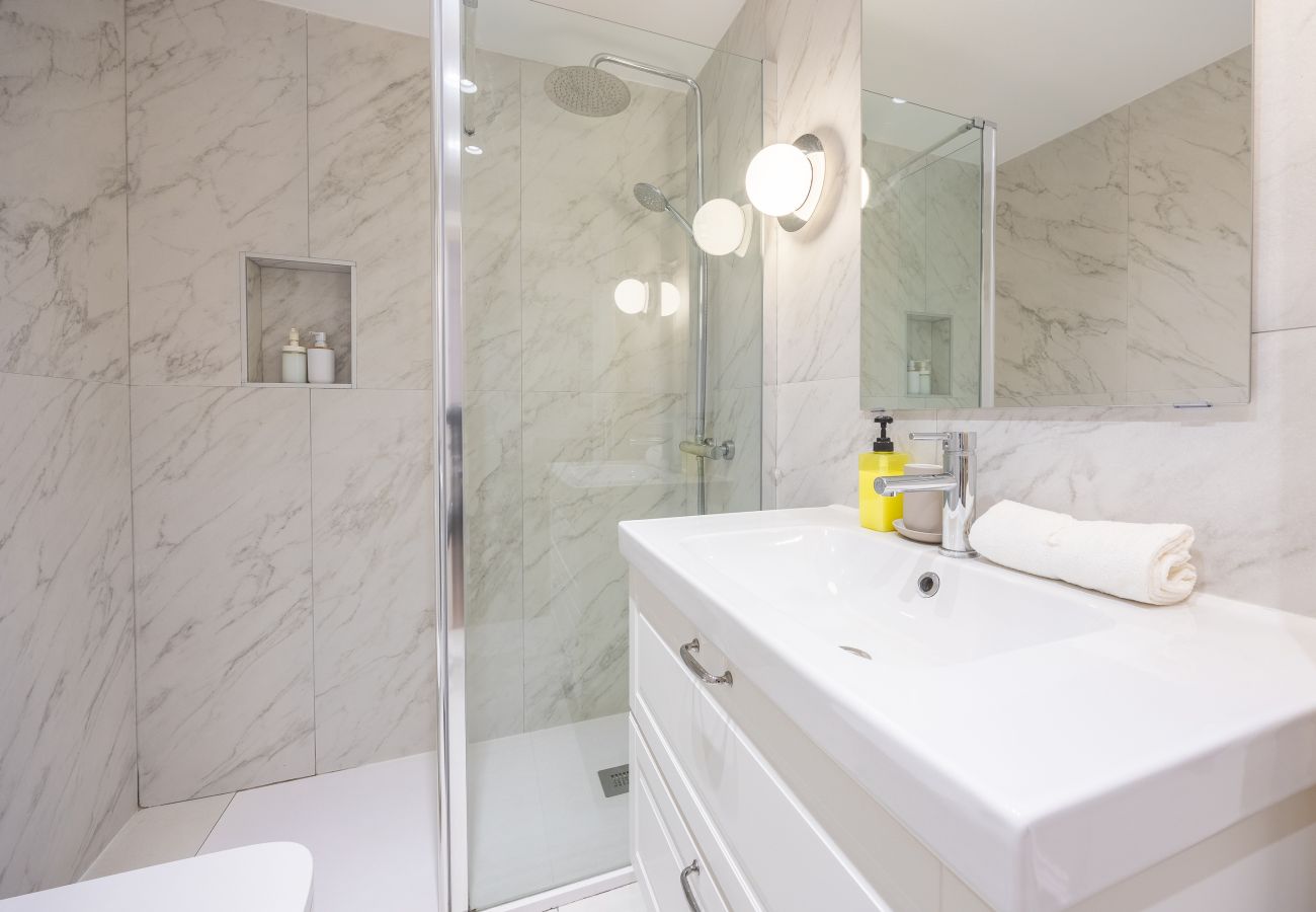 Apartamento en Madrid - Apartamento Céntrico en La Latina – Ideal para Trabajo o Estudio