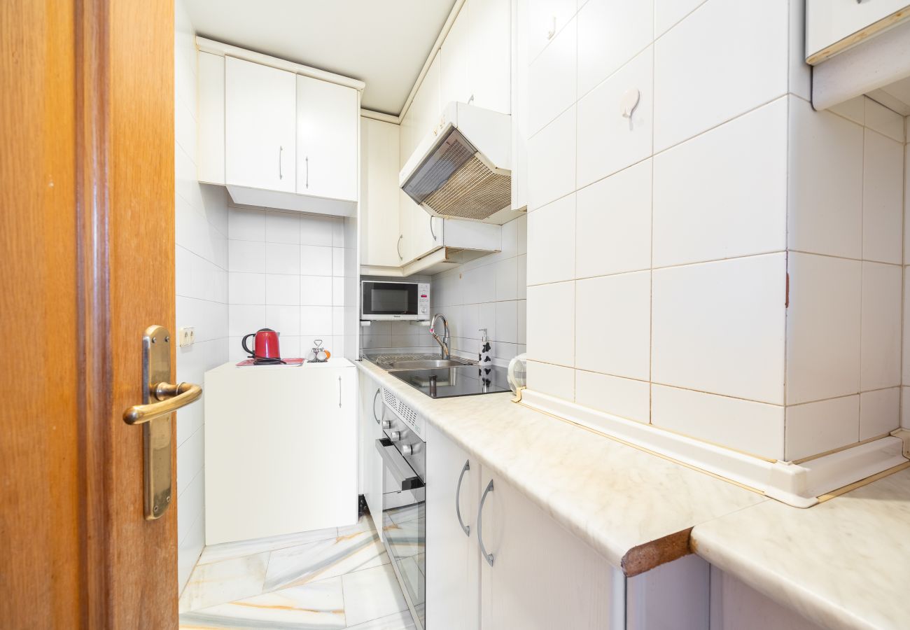 Apartamento en Madrid - Moderno Piso en La Latina – Perfecto para Teletrabajar o Estudiar